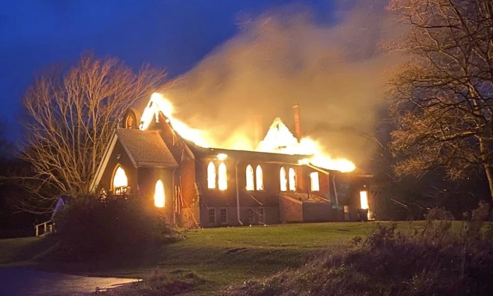 Καναδάς: Πυρπόλησαν άλλες δύο καθολικές εκκλησίες σε περιοχές αυτοχθόνων